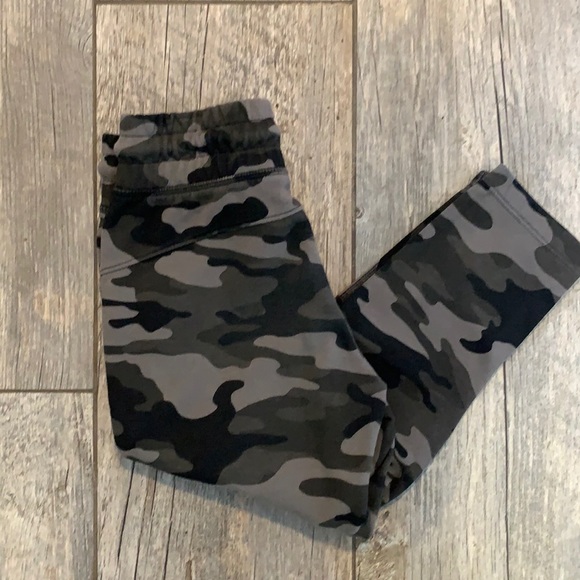 GAP Other - GapFit Tech Kids Joggers - black camo